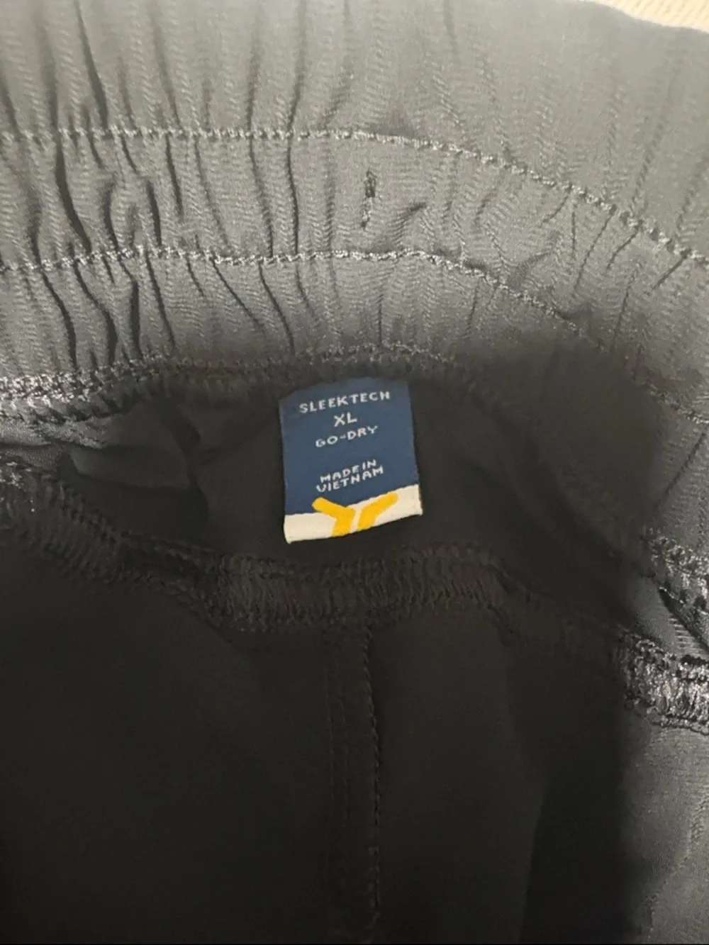 Old Navy Sleektech pants- Lightweight Comfort